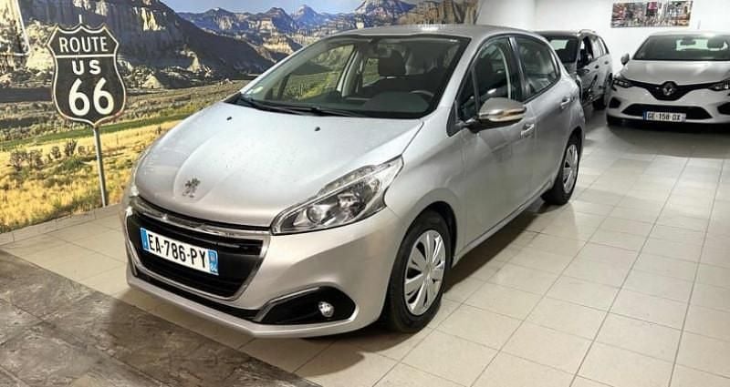 Gris Utilisé 2016 Peugeot 208 Access Citadine | 7 990 € (Bon prix) - Image 1/4