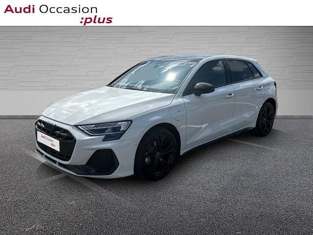 Blanc glacier métallisé Utilisé 2025 Audi A3 Sportback e-tron S-Line Citadine | 47 990 € - Image 1/4