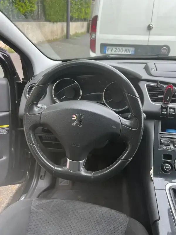 Image 2/4