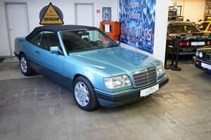 Bleu Utilisé 1993 Mercedes E300 Cabriolet | 49 990 € - Image 1/4