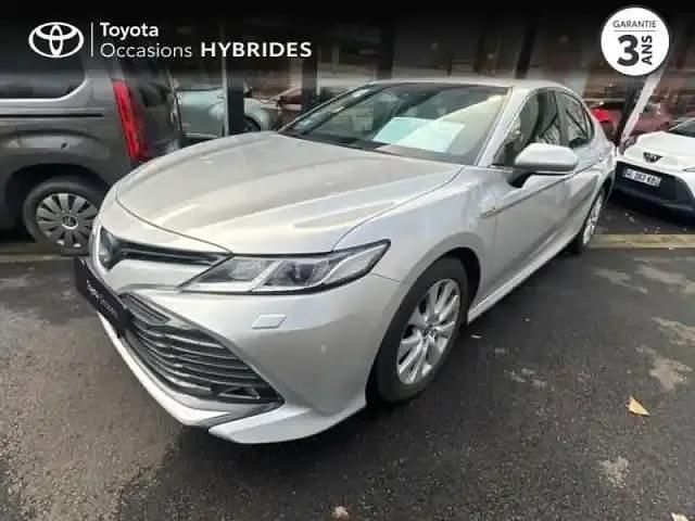 Occasion Toyota Camry 218 ch (160 kW) 2021 Gris aluminium métallisé Berline