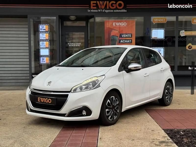 Blanc Occasion 2017 Peugeot 208 Business-Line Citadine | 8 480 € (Prix juste) - Image 1/4