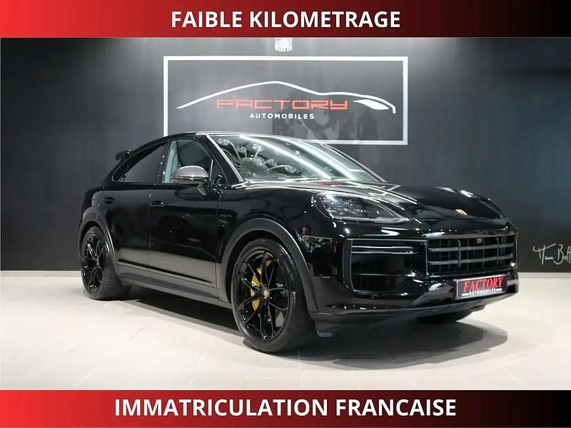 Noir Utilisé 2024 Porsche Cayenne Turbo E-Hybrid SUV | 219 900 € - Image 1/4
