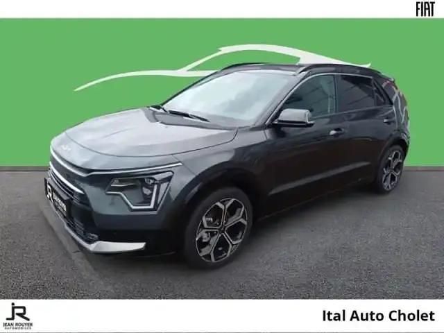 Gris Utilisé 2025 Kia Niro Premium SUV | 31 990 € (Prix juste) - Image 1/4