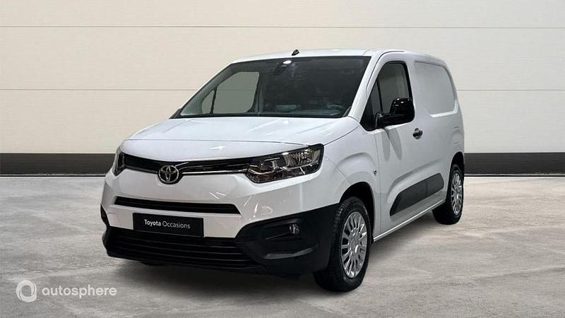 Blanc Nouvelle 2024 Toyota Proace City Van | 19 990 € - Image 1/4