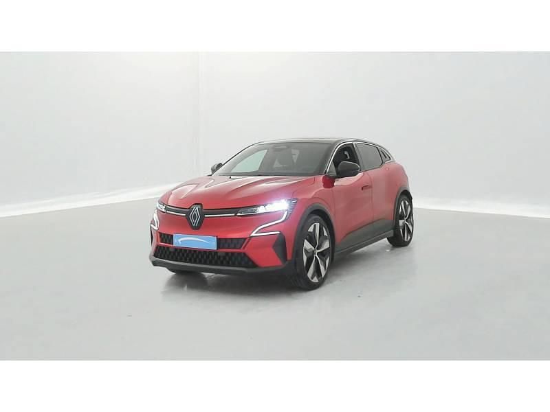 Rouge Utilisé 2022 Renault Mégane Techno Berline | 28 470 € (Prix assez cher) - Image 1/4