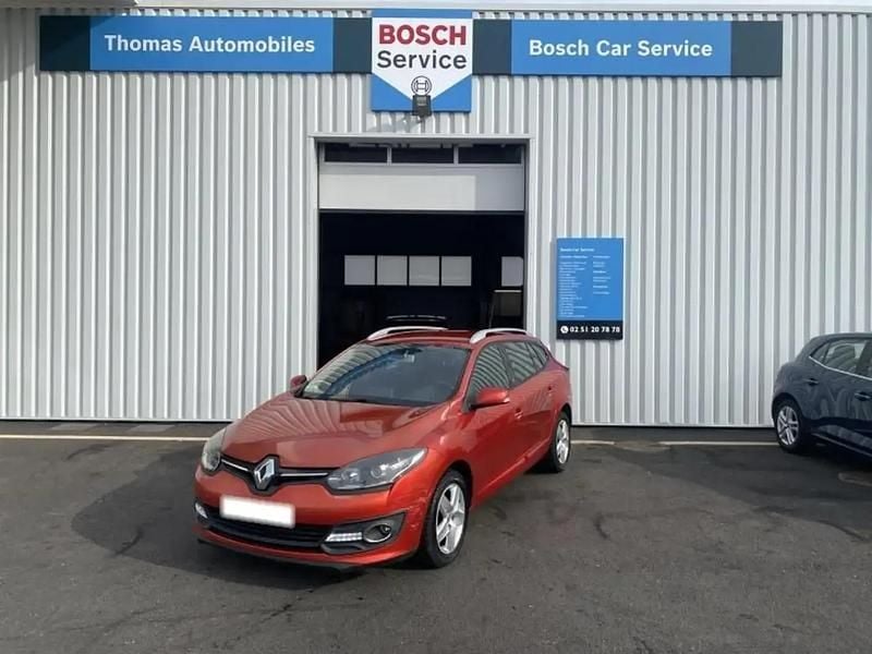 Rouge Utilisé 2015 Renault Mégane GrandTour LIMITED Break | 10 995 € - Image 1/4