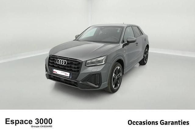 Gris daytona nacré Utilisé 2023 Audi Q2 S-Line SUV | 31 990 € (Prix juste) - Image 1/4