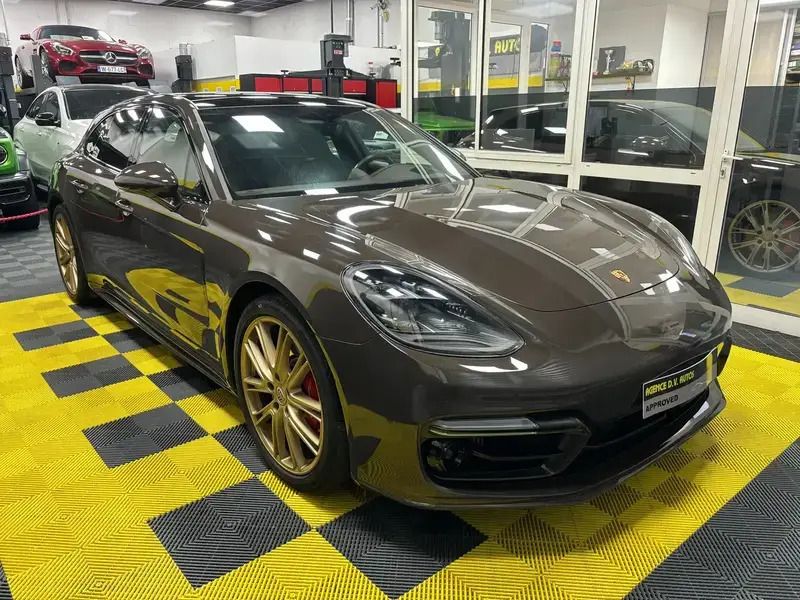 Brun Utilisé 2021 Porsche Panamera Turbo Sport Turismo Berline | 114 990 € - Image 1/4