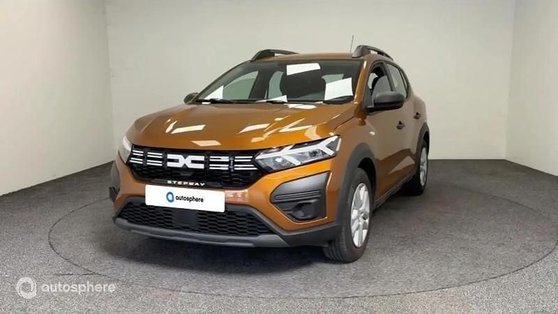 Orange Utilisé 2024 Dacia Sandero Essentiel Citadine | 15 299 € (Prix juste) - Image 1/4
