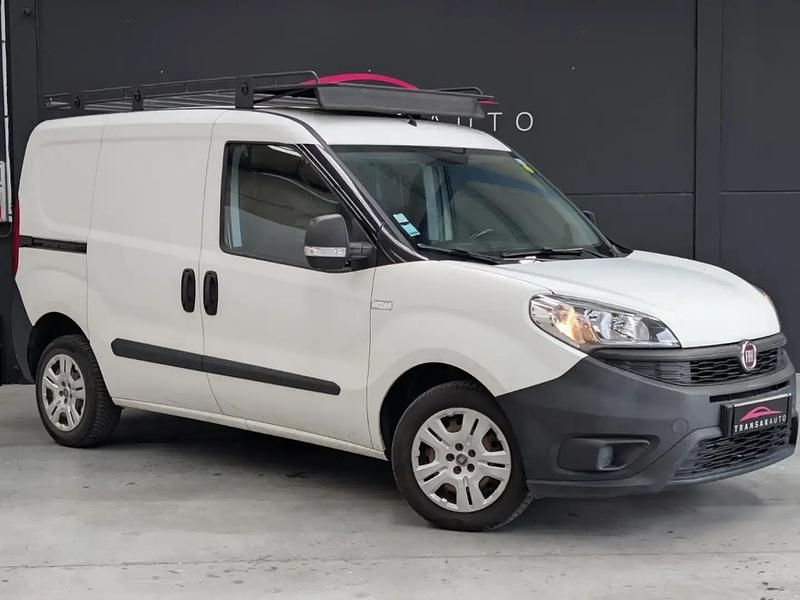 Blanc Utilisé 2017 Fiat Doblò Monospace | 8 990 € - Image 1/4