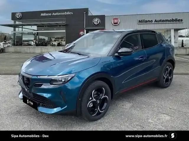 Bleu navigli avec toit no Nouvelle 2025 Alfa Romeo GT Junior | 31 990 € (Prix juste) - Image 1/4