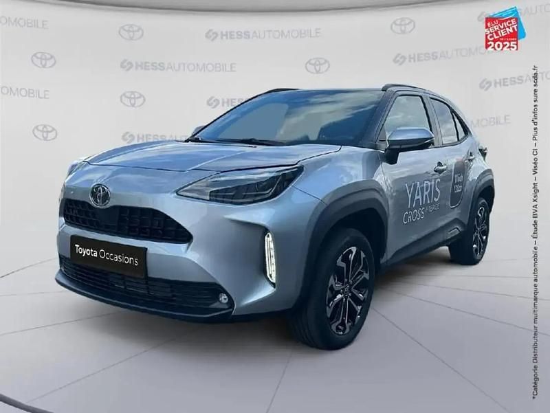 Gris Utilisé 2025 Toyota Yaris Cross Design SUV | 28 499 € (Prix assez cher) - Image 1/4