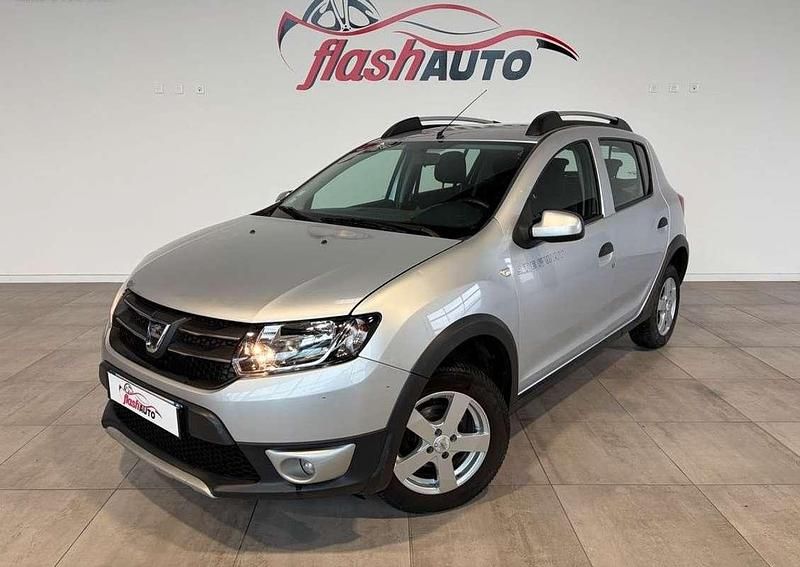 Occasion Dacia Sandero Stepway 91 ch (66 kW) 2014 Gris Berline