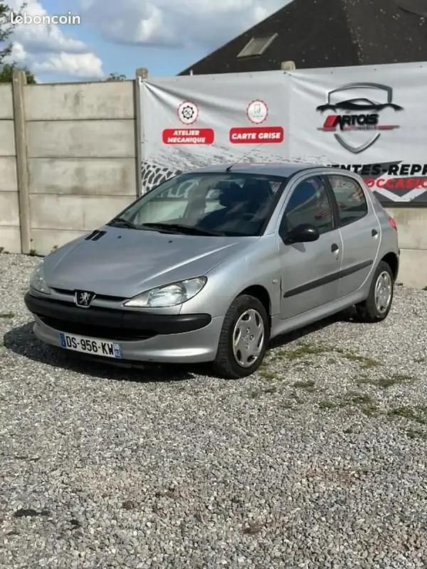 Gris Utilisé 2000 Peugeot 206 Berline | 1 990 € - Image 1/4