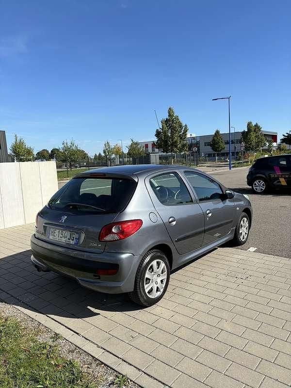 Image 4/4
