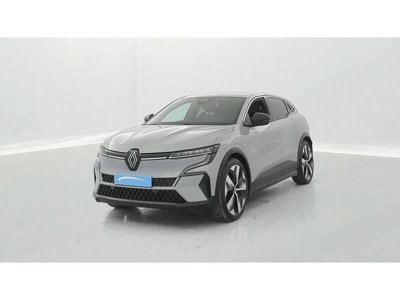 Gris Utilisé 2022 Renault Mégane Techno Berline | 24 990 € (Prix cher) - Image 1/4