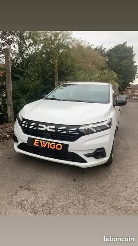 Blanc Utilisé 2023 Dacia Sandero Acces Berline | 9 990 € (Super prix) - Image 1/4