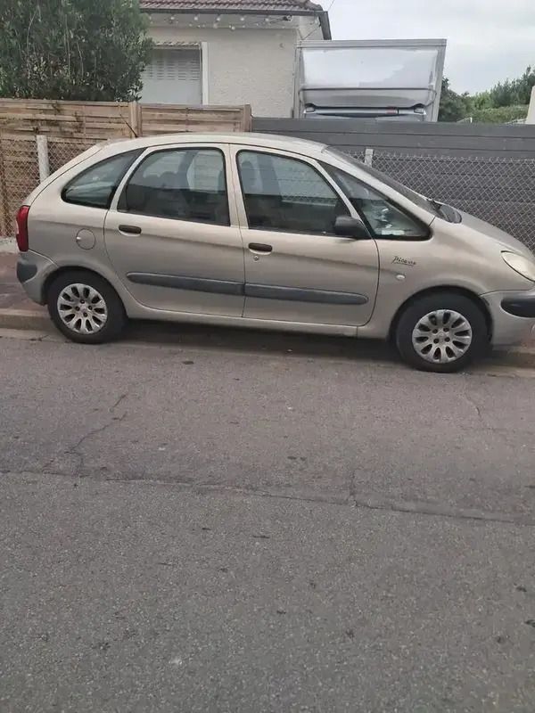 Image 2/4