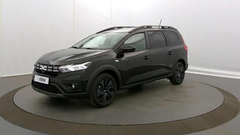 Noir Utilisé 2025 Dacia Jogger Expression Monospace | 21 990 € (Prix assez cher) - Image 1/4