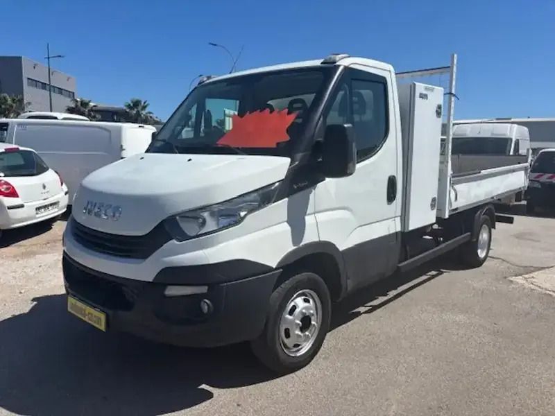 Blanc Utilisé 2018 Iveco Daily Van | 20 990 € - Image 1/4