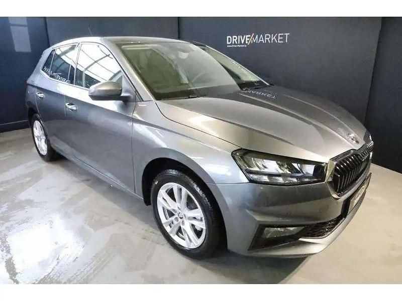 Gris Occasion 2025 Skoda Fabia Selection Citadine | 24 680 € (Prix juste) - Image 1/4