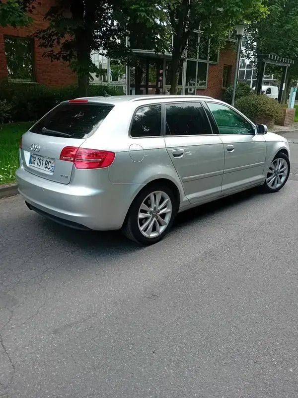 Utilisé 2010 Audi A3 S-line plus Berline | 8 400 € - Image 1/4