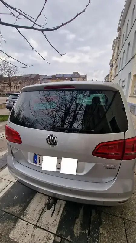 Image 2/4