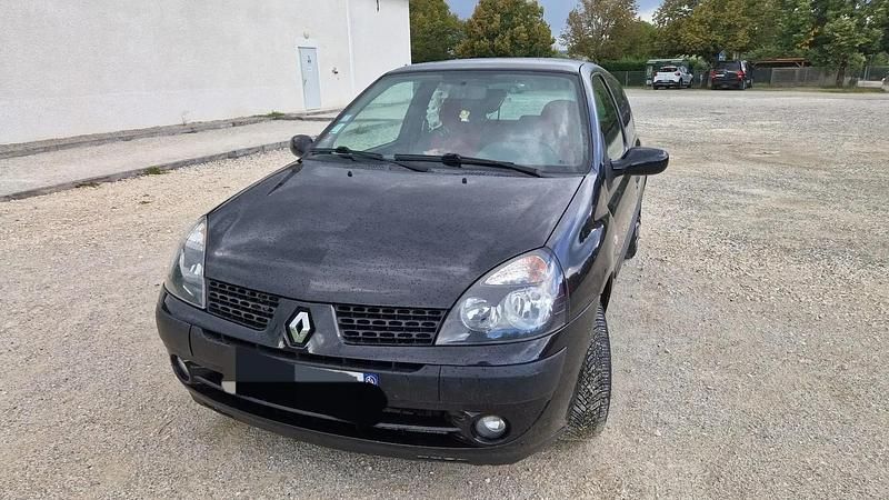Utilisé 2002 Renault Clio II Berline | 3 200 € (Prix juste) - Image 1/4