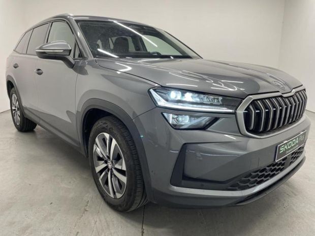 Gris Utilisé 2024 Skoda Kodiaq Selection SUV | 44 995 € (Prix assez cher) - Image 1/4