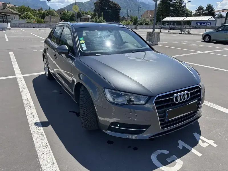 Gris Utilisé 2015 Audi A3 Sportback Ambition Berline | 12 000 € - Image 1/4