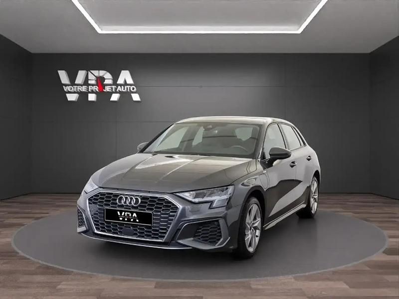 Gris Utilisé 2022 Audi A3 Sportback Sport Berline | 26 480 € - Image 1/4