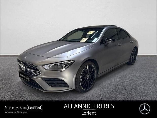 Gris Utilisé 2022 Mercedes CLA250e AMG line Berline | 38 890 € (Prix assez cher) - Image 1/4