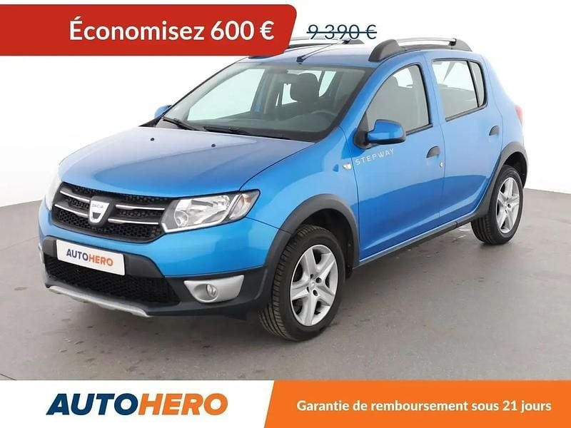 Bleu Utilisé 2015 Dacia Sandero Prestige Citadine | 8 790 € (Prix juste) - Image 1/2