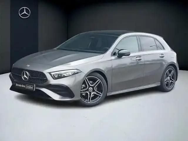 Gris Utilisé 2025 Mercedes A180 AMG line Berline | 45 926 € - Image 1/4
