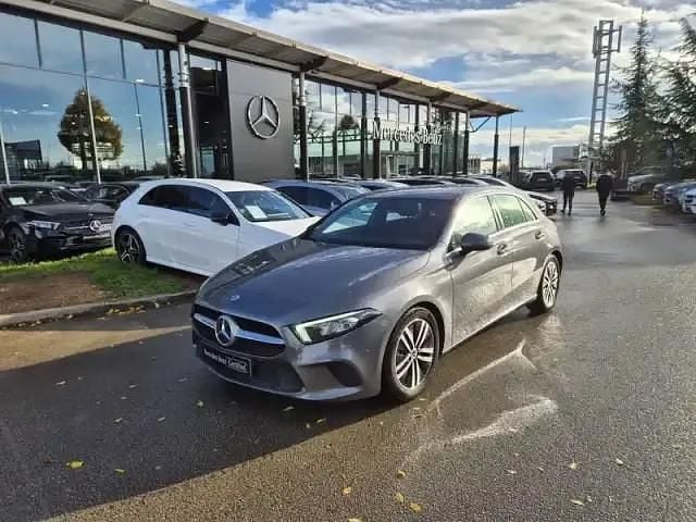 Noir Utilisé 2022 Mercedes A180 Berline | 26 490 € (Bon prix) - Image 1/4
