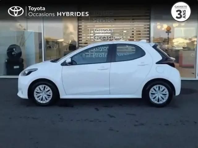 Occasion Toyota Yaris Hybrid 92 ch (67 kW) 2023 Blanc Berline
