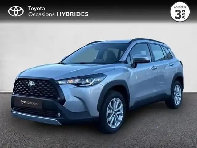Gris argent métallisé Nouvelle 2025 Toyota Corolla Cross Business Edition SUV | 34 970 € - Image 1/4