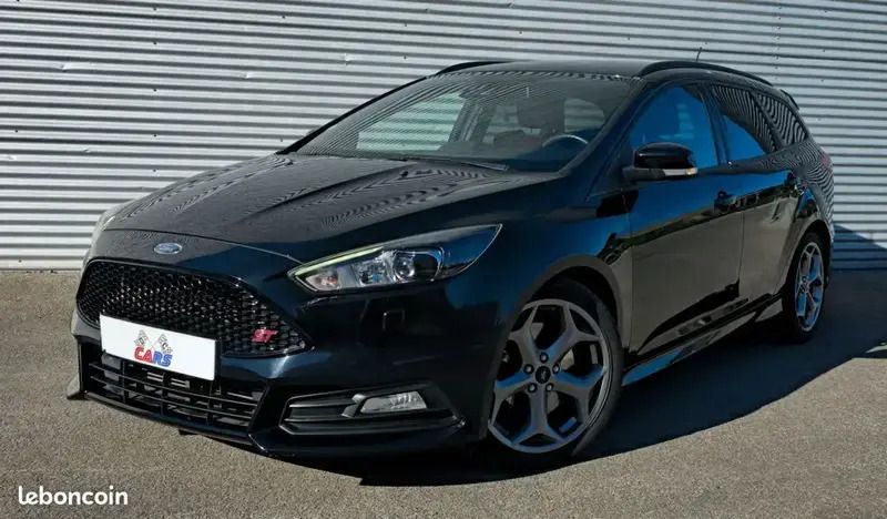 Noir Utilisé 2017 Ford Focus ST Break | 16 990 € (Bon prix) - Image 1/4