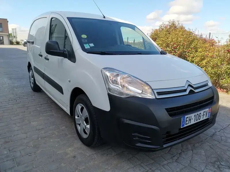 Blanc Utilisé 2017 Citroën Berlingo Monospace | 6 200 € - Image 1/4