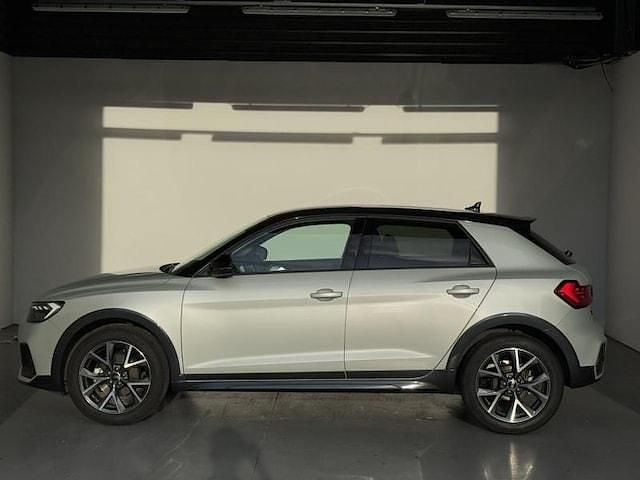 Occasion Audi A1 S-Line 118 ch (86 kW) 2024 Argent rosée métallisé Citadine