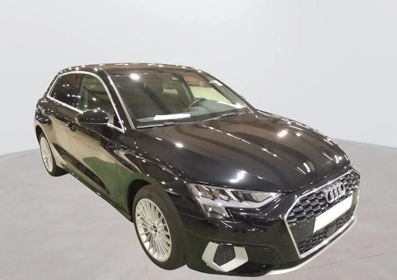 Noir Utilisé 2021 Audi A3 e-tron Advanced Citadine | 26 990 € (Super prix) - Image 1/4
