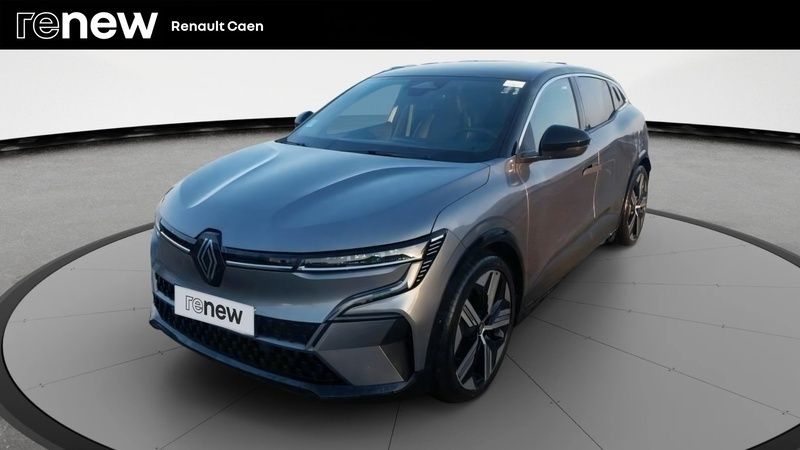 Gris Utilisé 2022 Renault Mégane Iconic Berline | 25 990 € (Prix juste) - Image 1/4