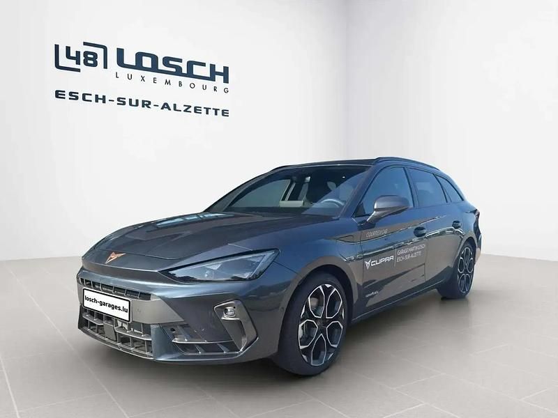 Gris Utilisé 2025 Cupra Leon Break | 40 307 € (Prix cher) - Image 1/4