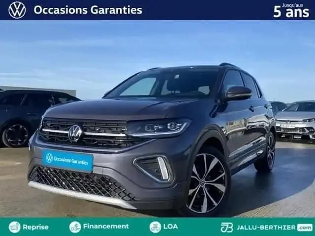 Gris cendré métallisée Utilisé 2025 VW T-Cross R-line Edition SUV | 26 880 € (Prix assez cher) - Image 1/4