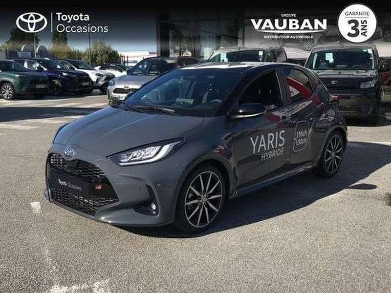 Utilisé 2025 Toyota Yaris Hybrid Sport Berline | 26 890 € (Prix juste) - Image 1/1
