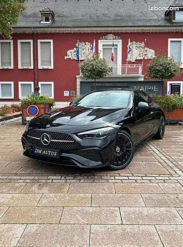 Noir Utilisé 2024 Mercedes CLE220 AMG line Coupé | 56 990 € - Image 1/4