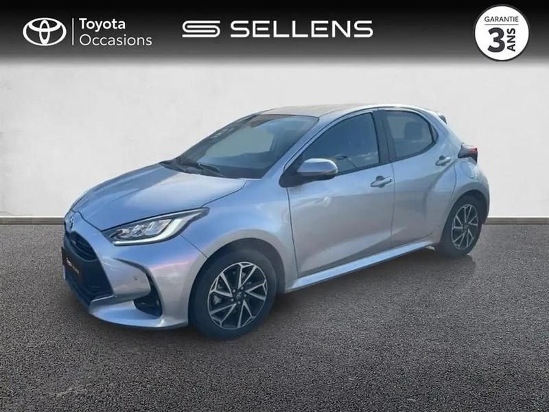 Blanc Utilisé 2024 Toyota Yaris Hybrid Design Berline | 22 480 € (Prix juste) - Image 1/4
