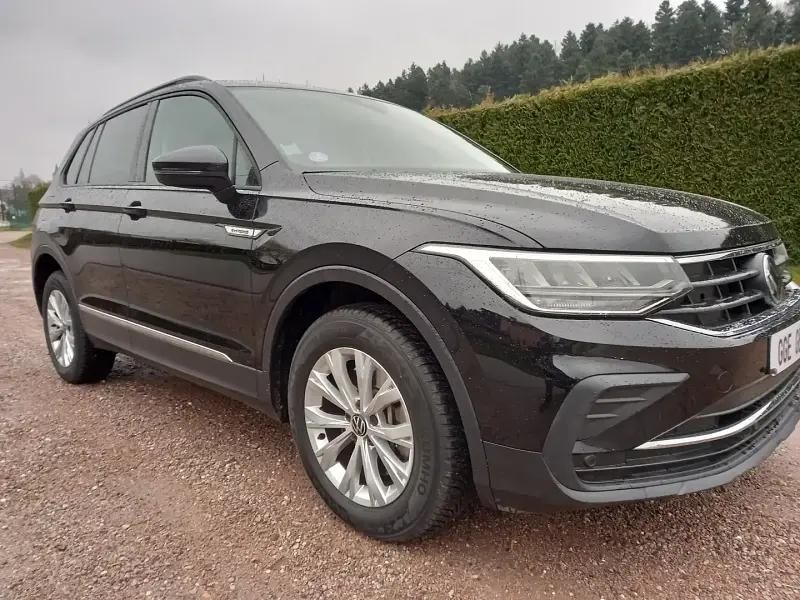 Noir Utilisé 2022 VW Tiguan Business SUV | 26 990 € - Image 1/4