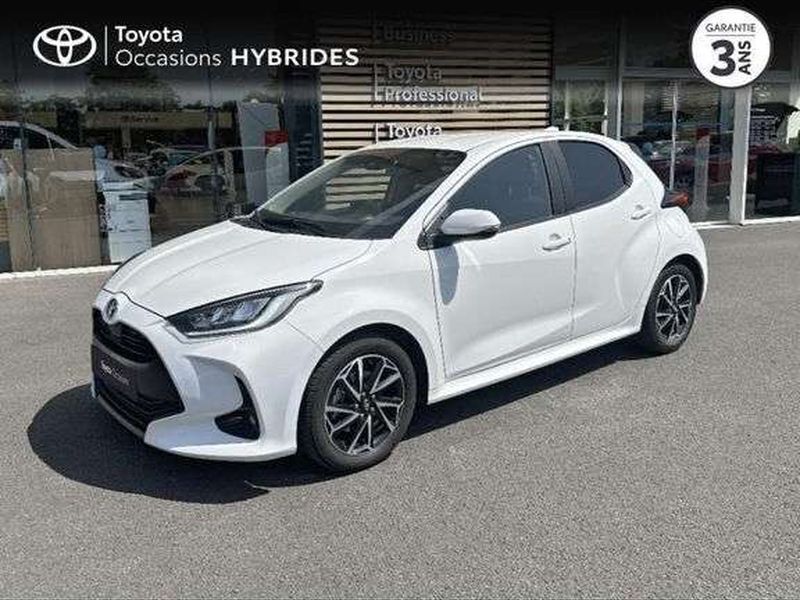 Utilisé 2022 Toyota Yaris Hybrid Design Berline | 18 990 € (Prix juste) - Image 1/1